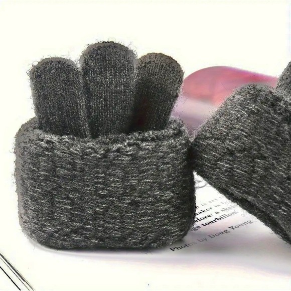 Unisex Alpaca Velvet Blend Winter Thermal Driving Gloves Gray OS Touchscreen NEW - Picture 3 of 7